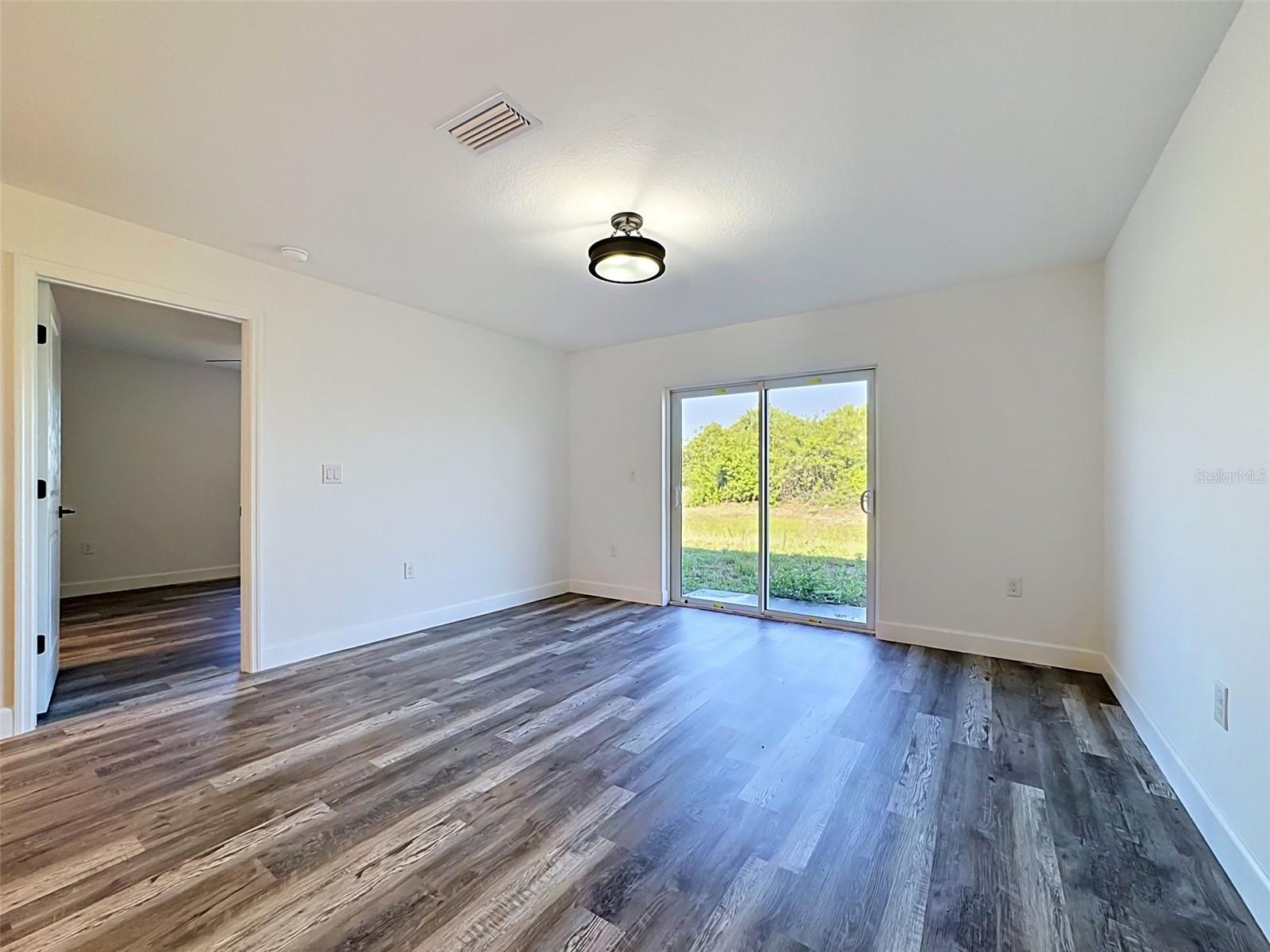 2715 GISELA RD — photo 8