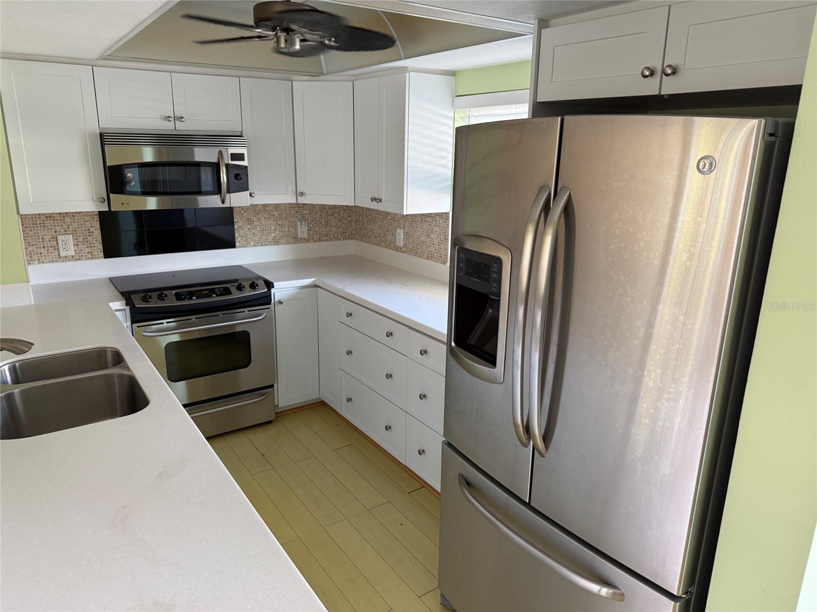 1250 N PORTOFINO DR #202 — photo 15