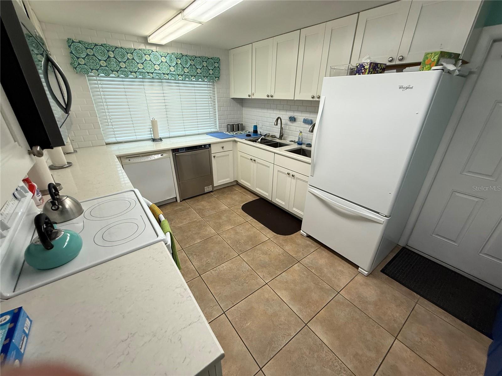 1250 N PORTOFINO DR #202 — photo 51