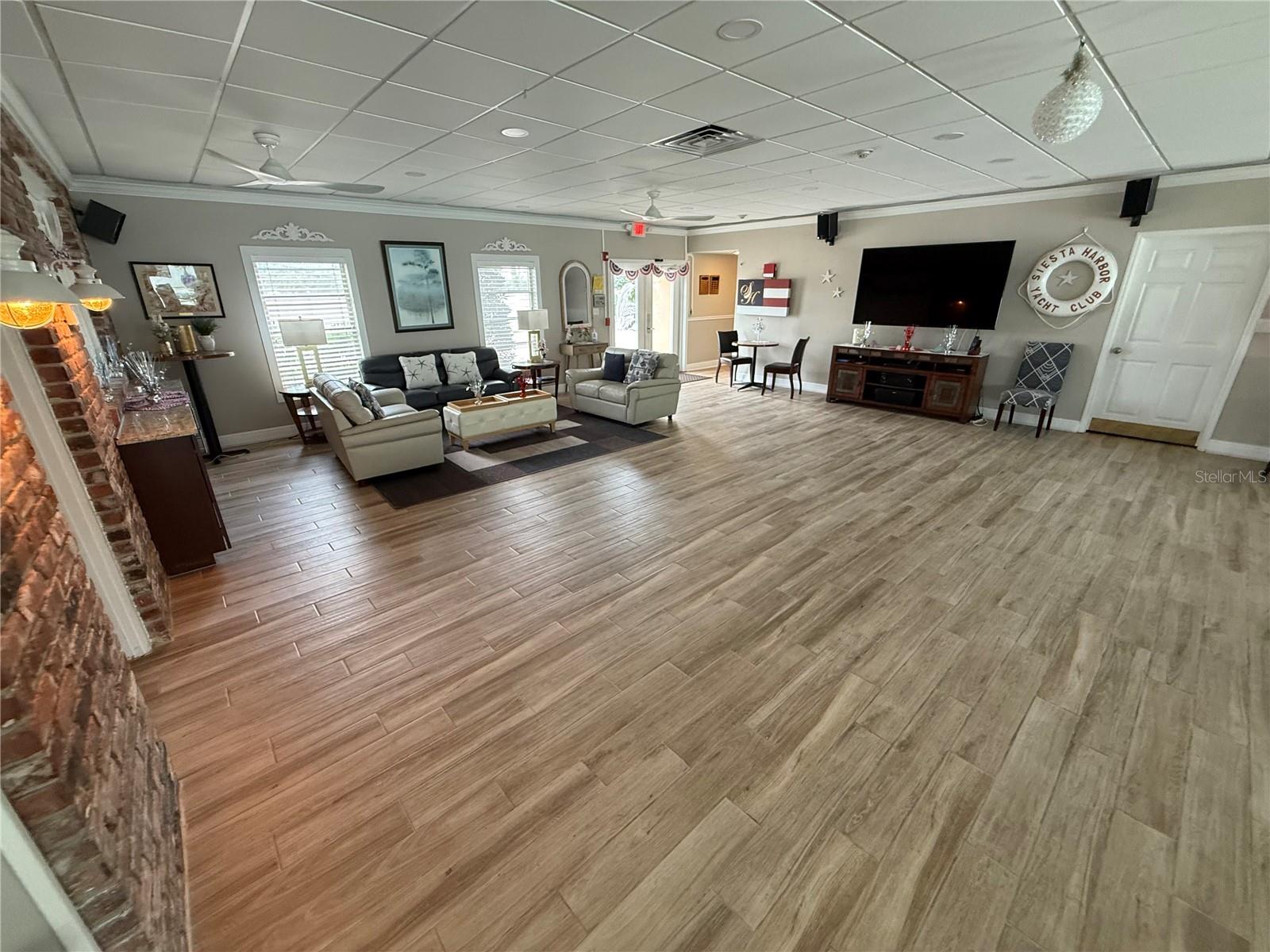 1250 N PORTOFINO DR #202 — photo 44