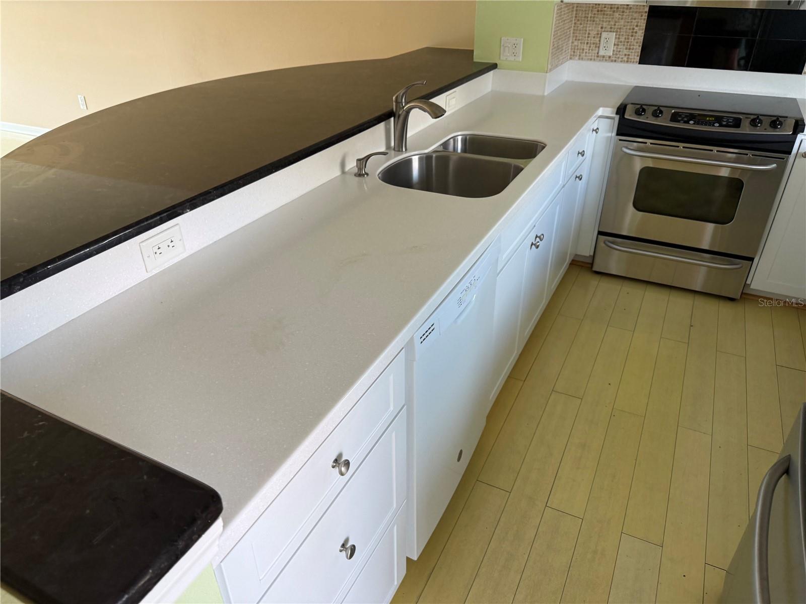 1250 N PORTOFINO DR #202 — photo 14