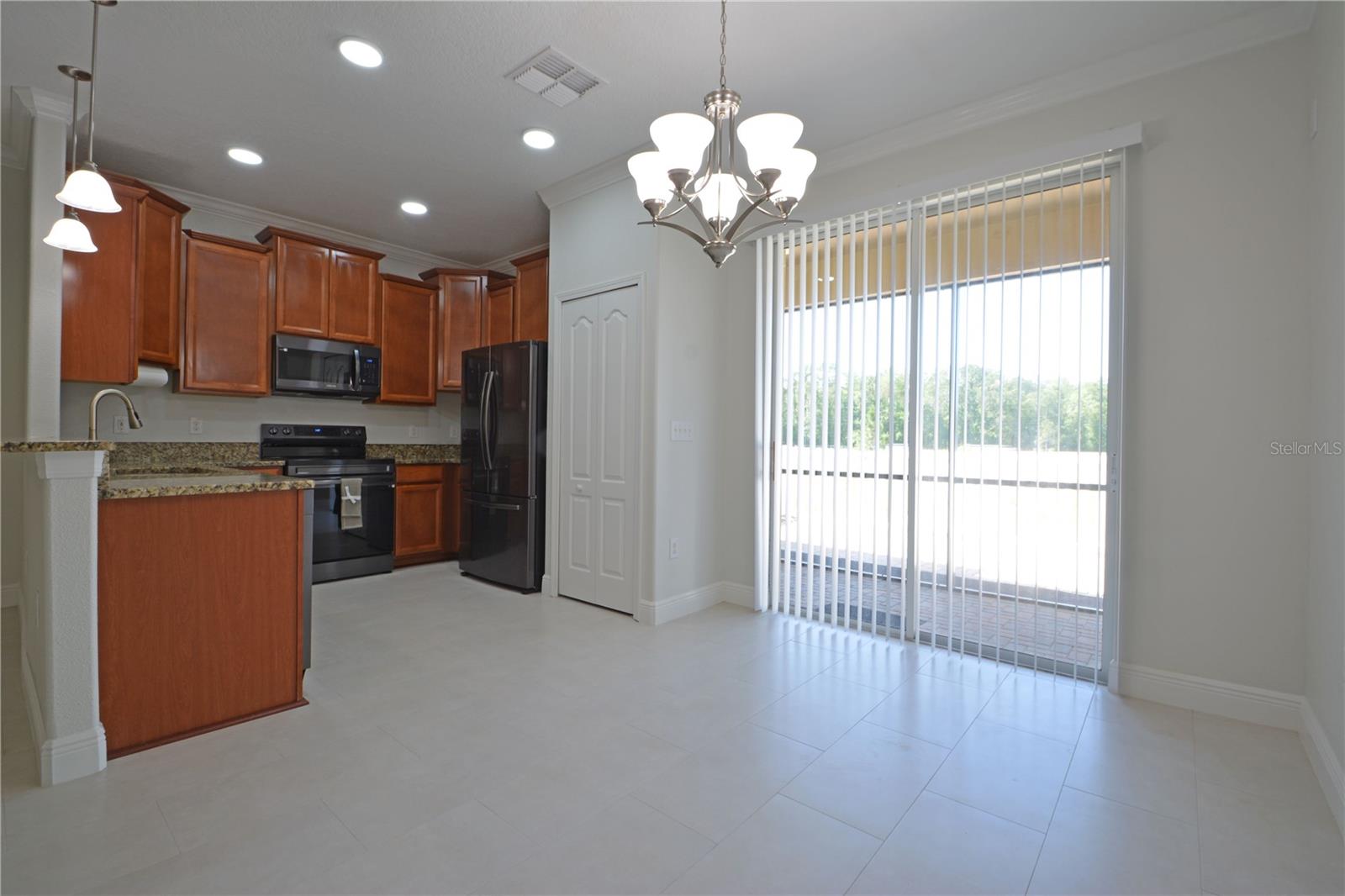 11925 GREENGATE DR — photo 12