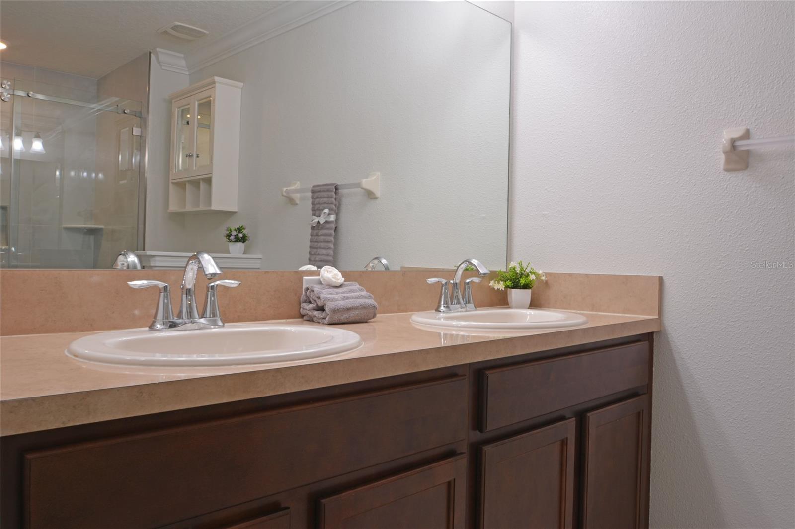 11925 GREENGATE DR — photo 29