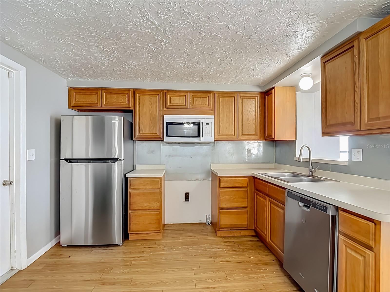 3441 EISENHOWER DR — photo 21