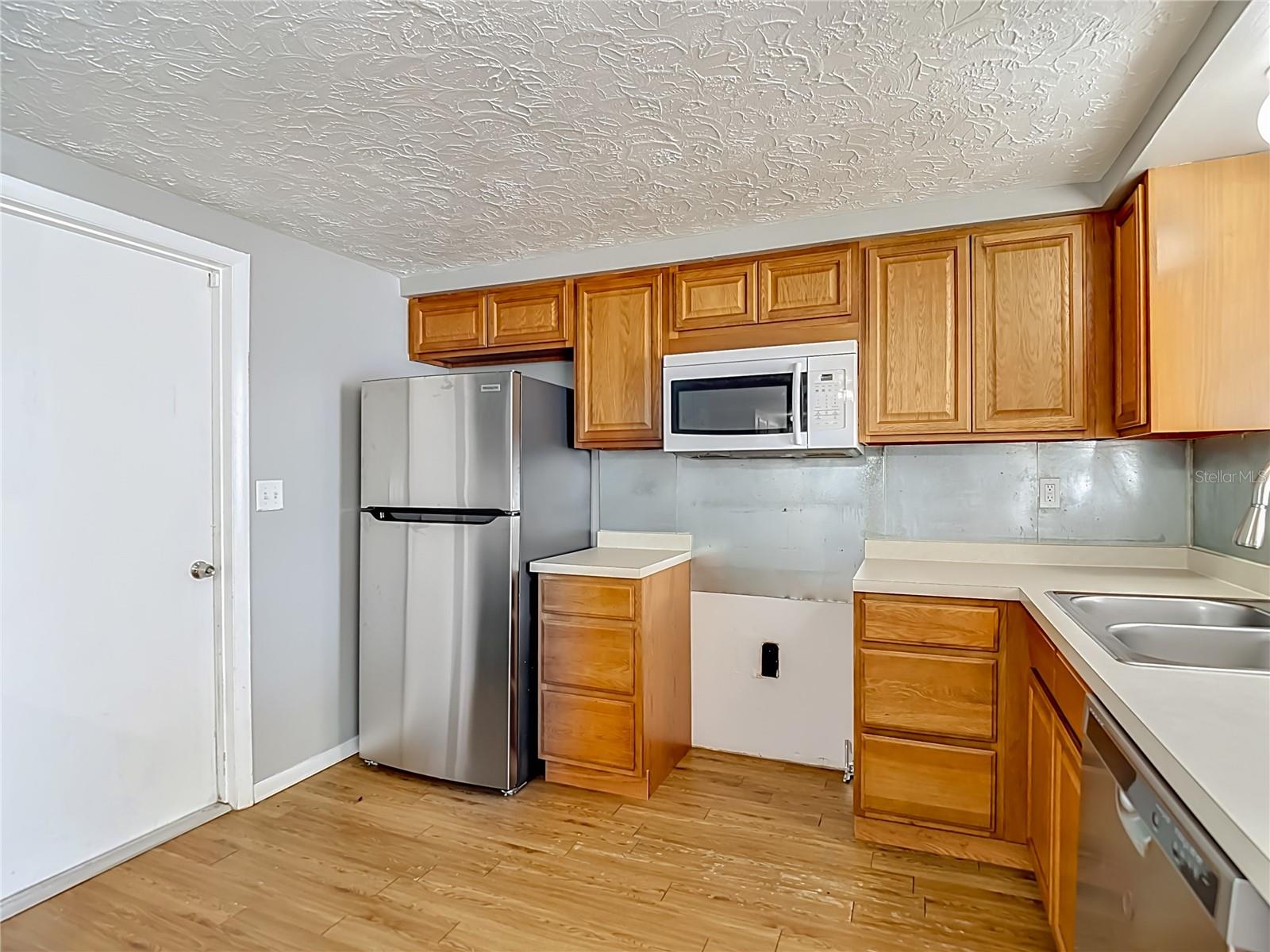 3441 EISENHOWER DR — photo 20