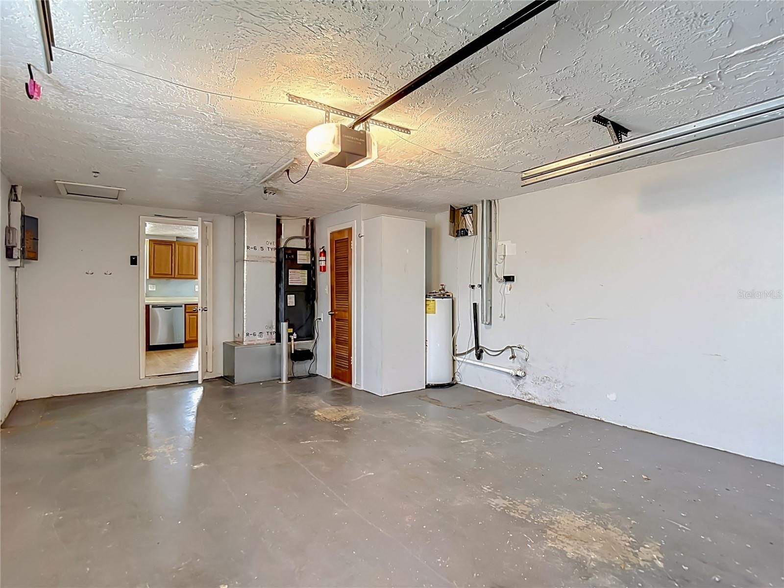 3441 EISENHOWER DR — photo 42