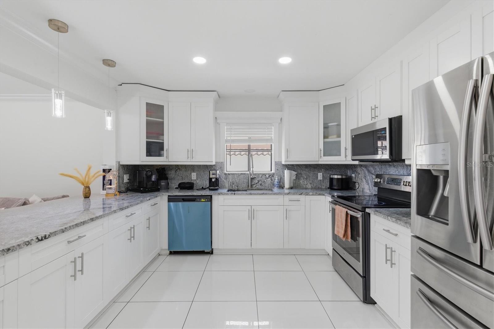 6611 N HALE AVE — photo 13