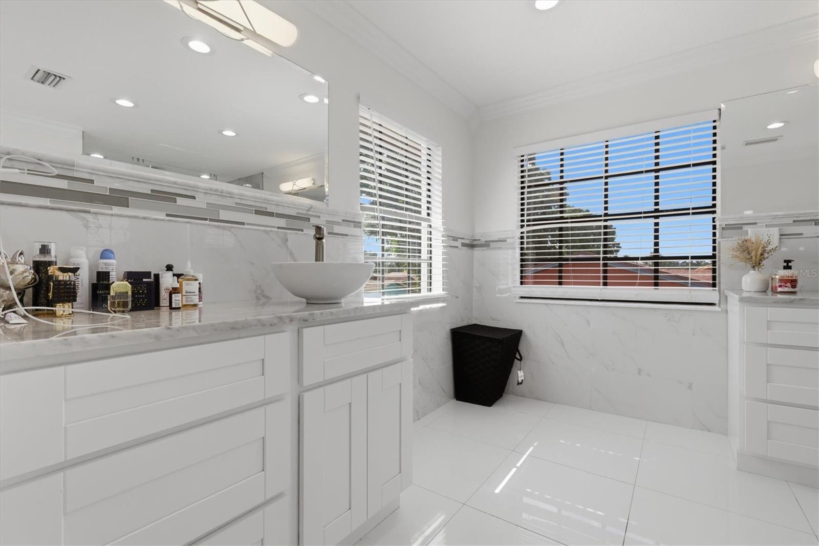 6611 N HALE AVE — photo 30