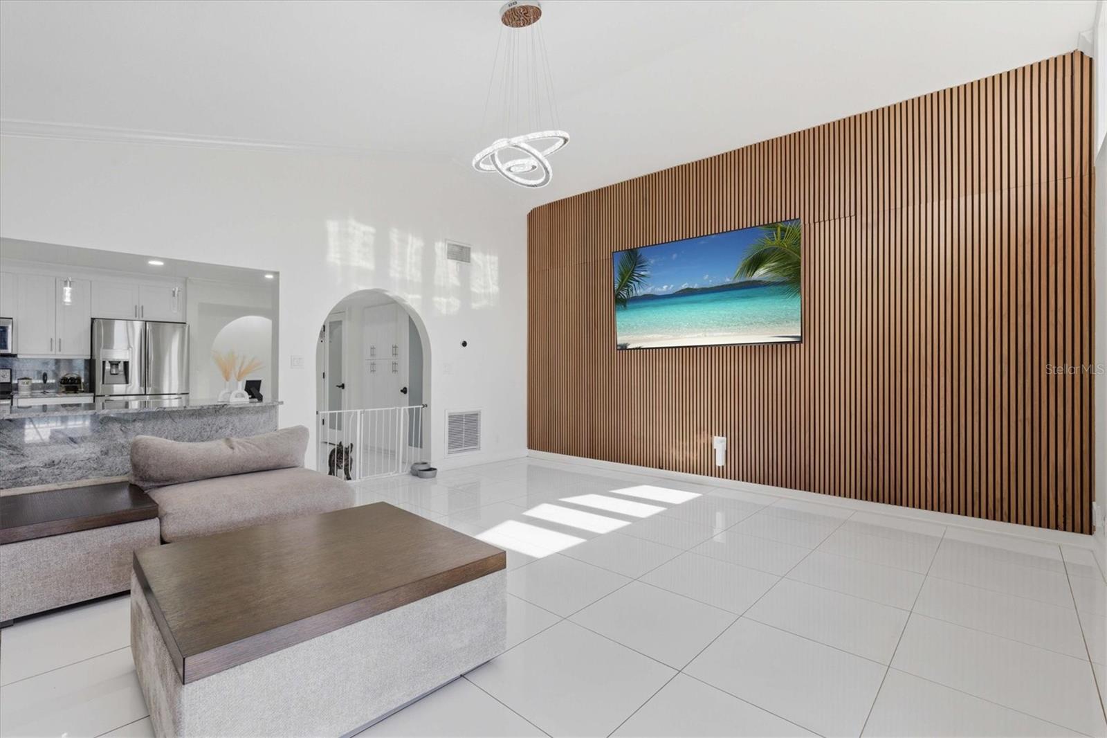 6611 N HALE AVE — photo 17