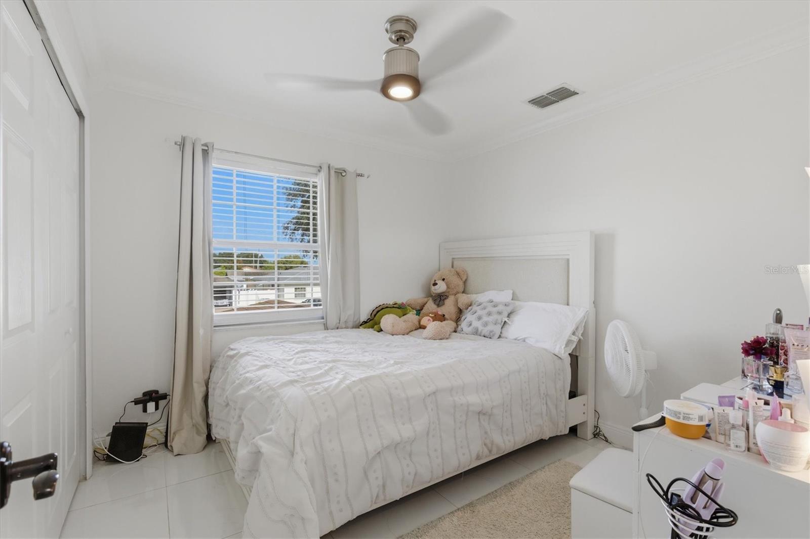 6611 N HALE AVE — photo 32