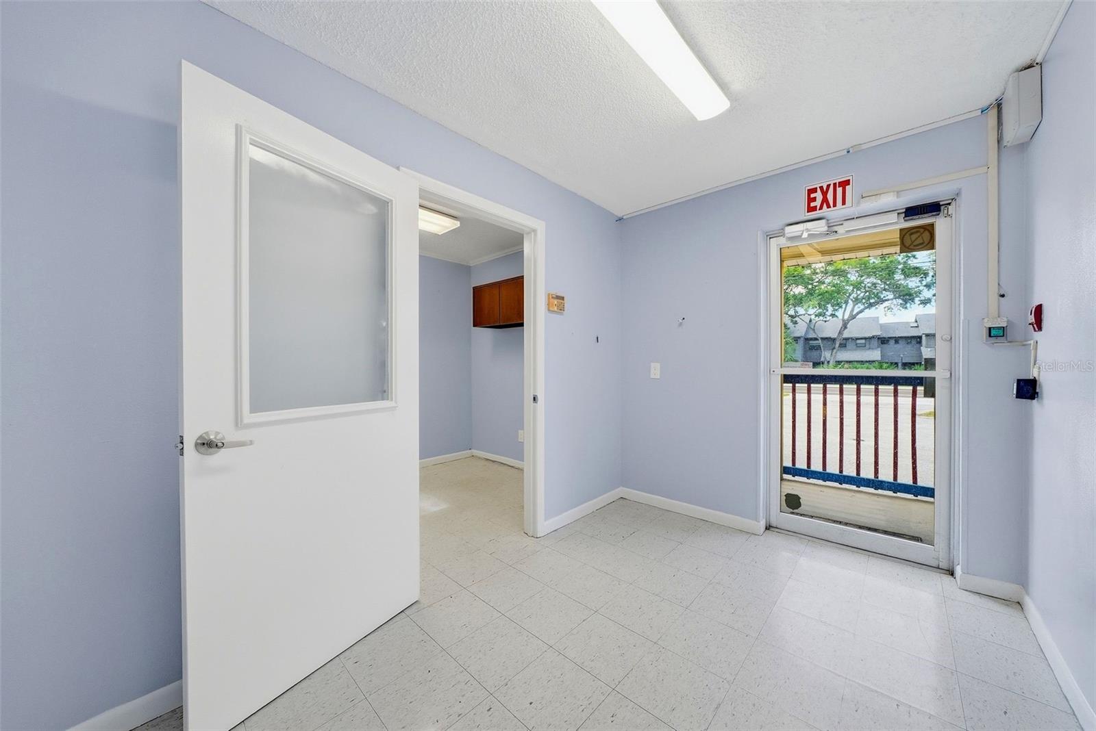 2886 WHITNEY RD — photo 7