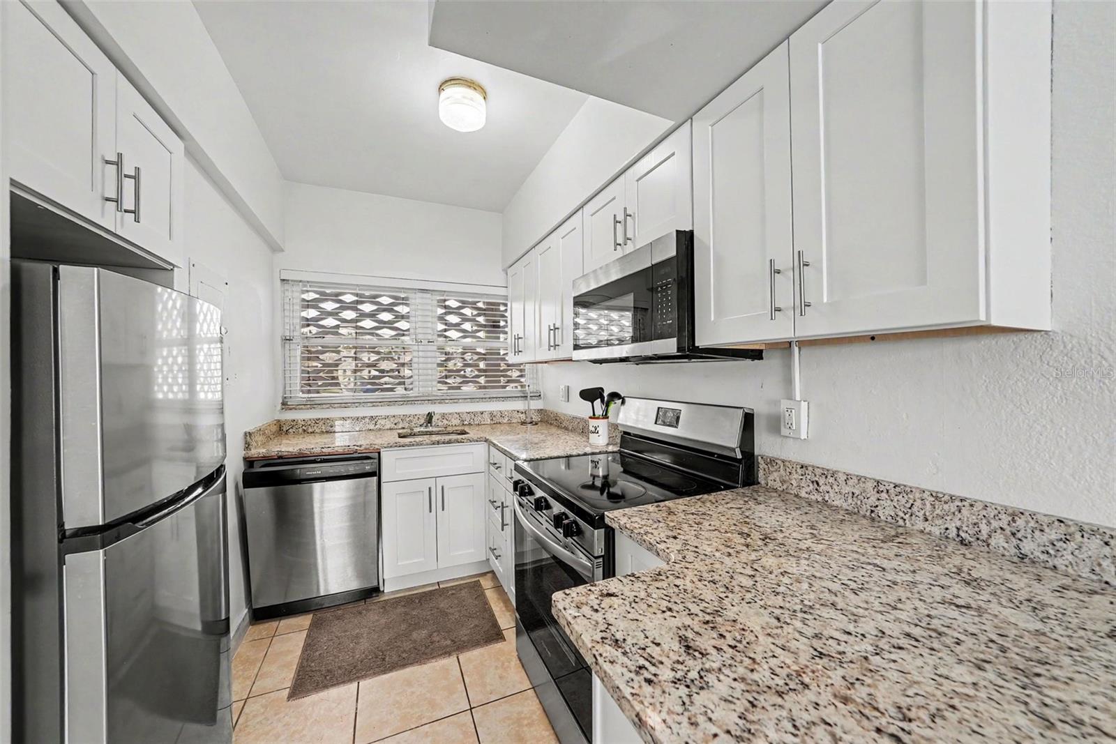 7050 SUNSET WAY #11 — photo 3