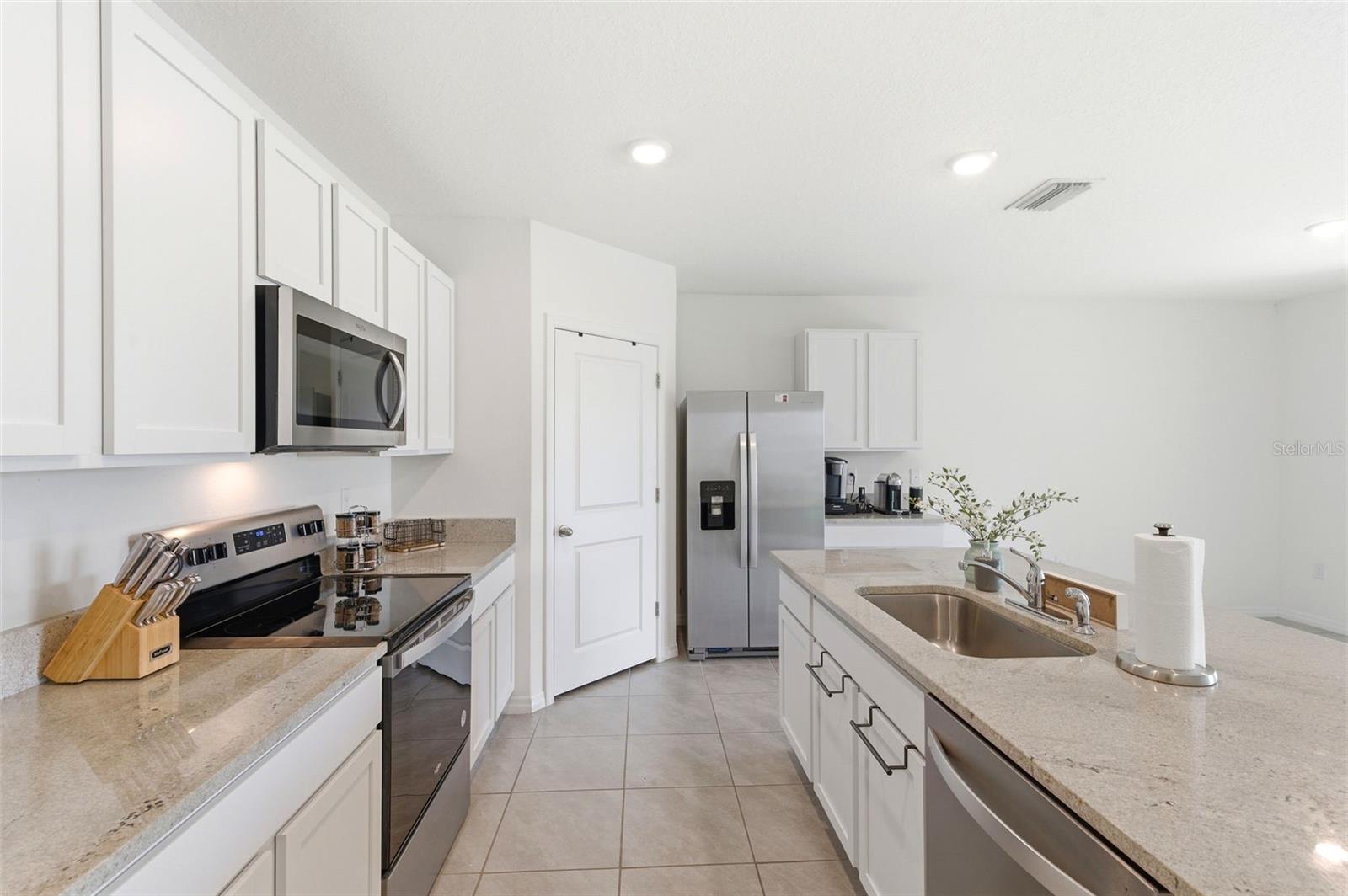 9014 FORGE BREEZE LOOP — photo 21