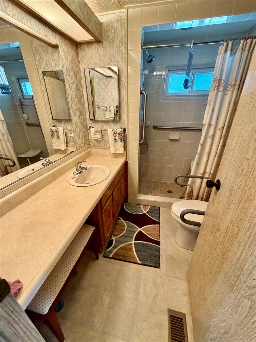 34548 VIOLET DR N — photo 17