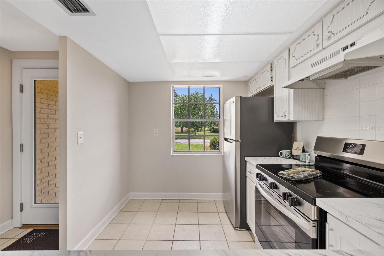4347 SUMMERSUN DR — photo 13