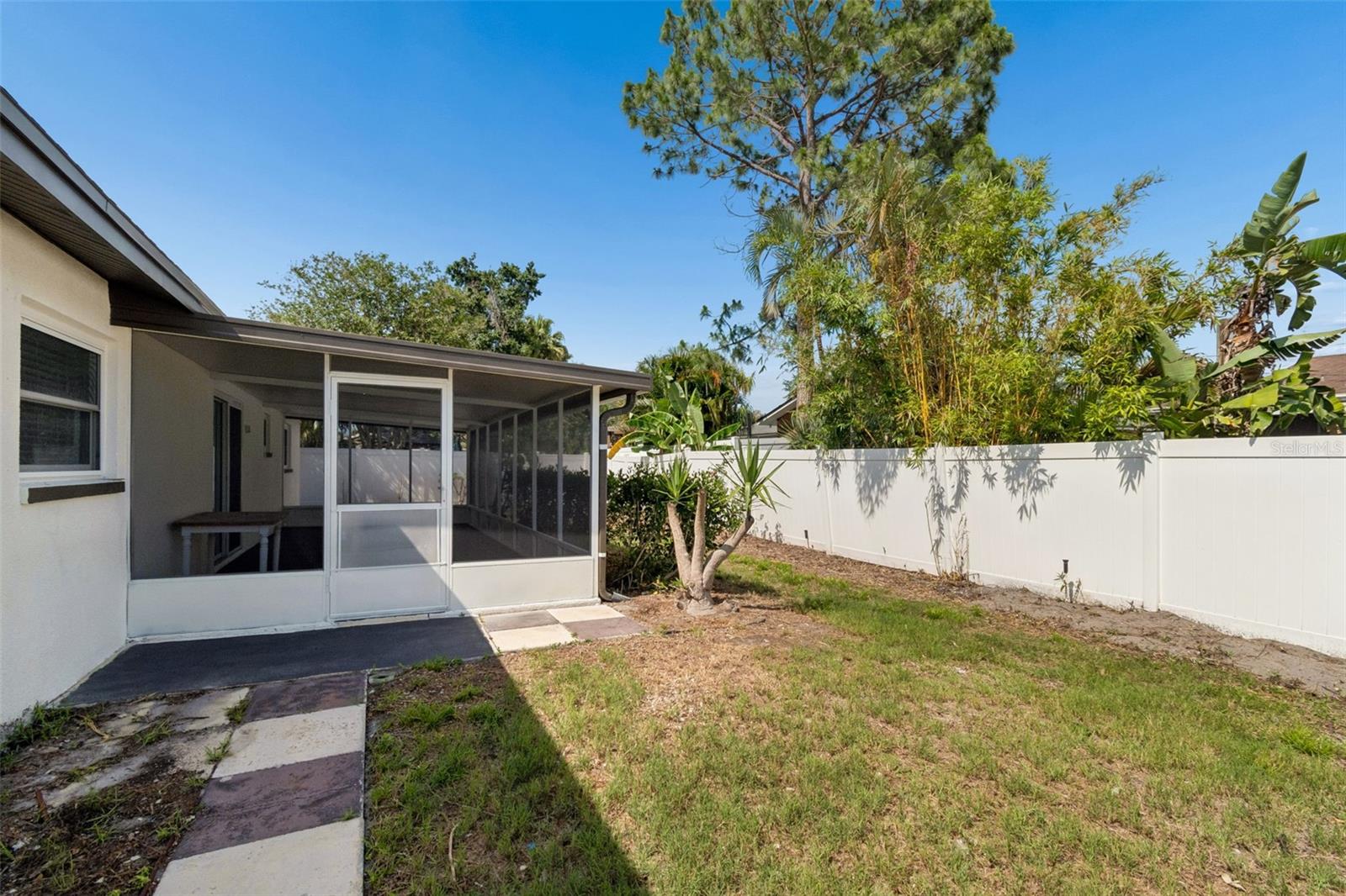 6003 TAMPA SHORES BLVD — photo 14