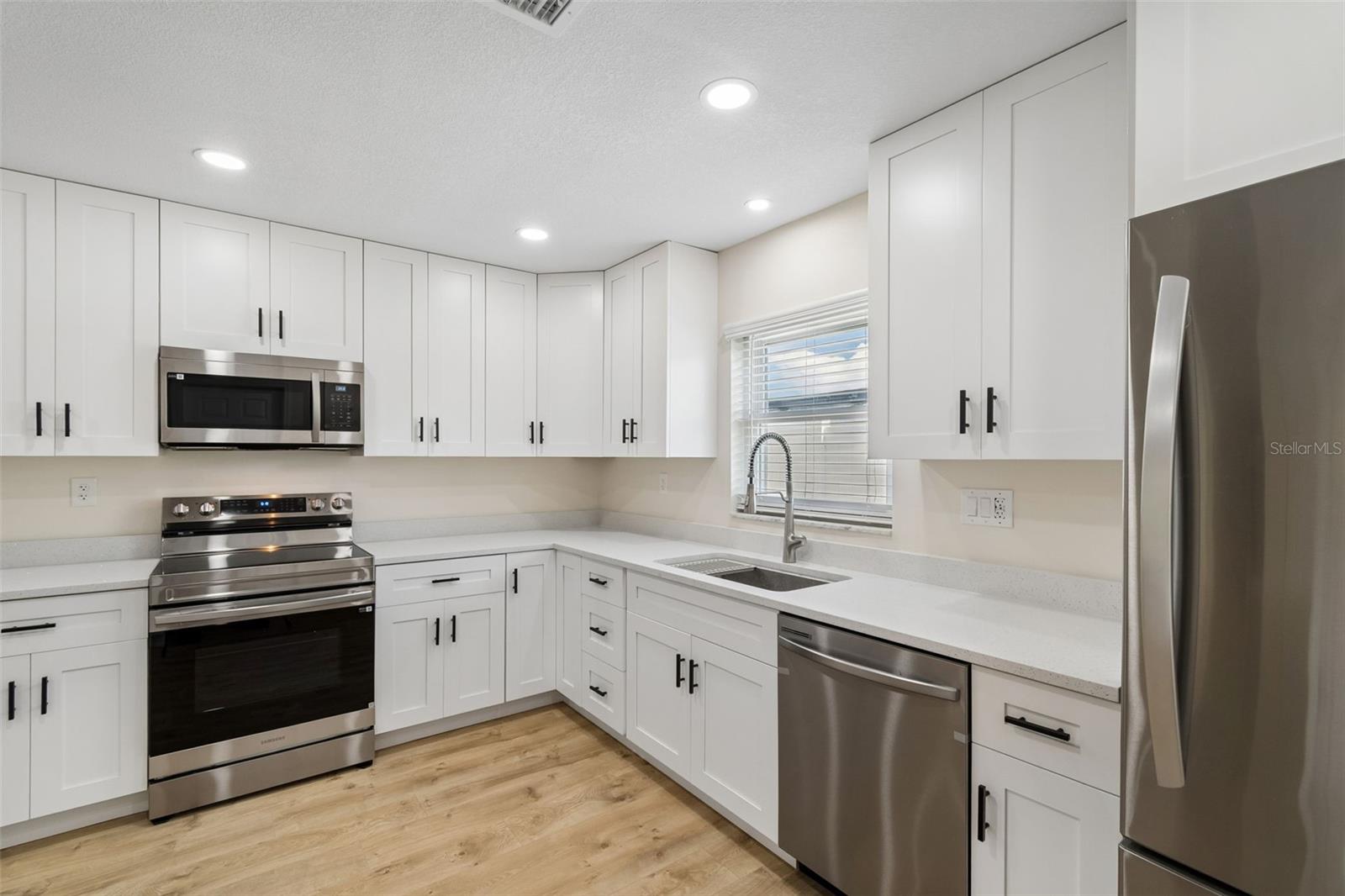 6003 TAMPA SHORES BLVD — photo 32
