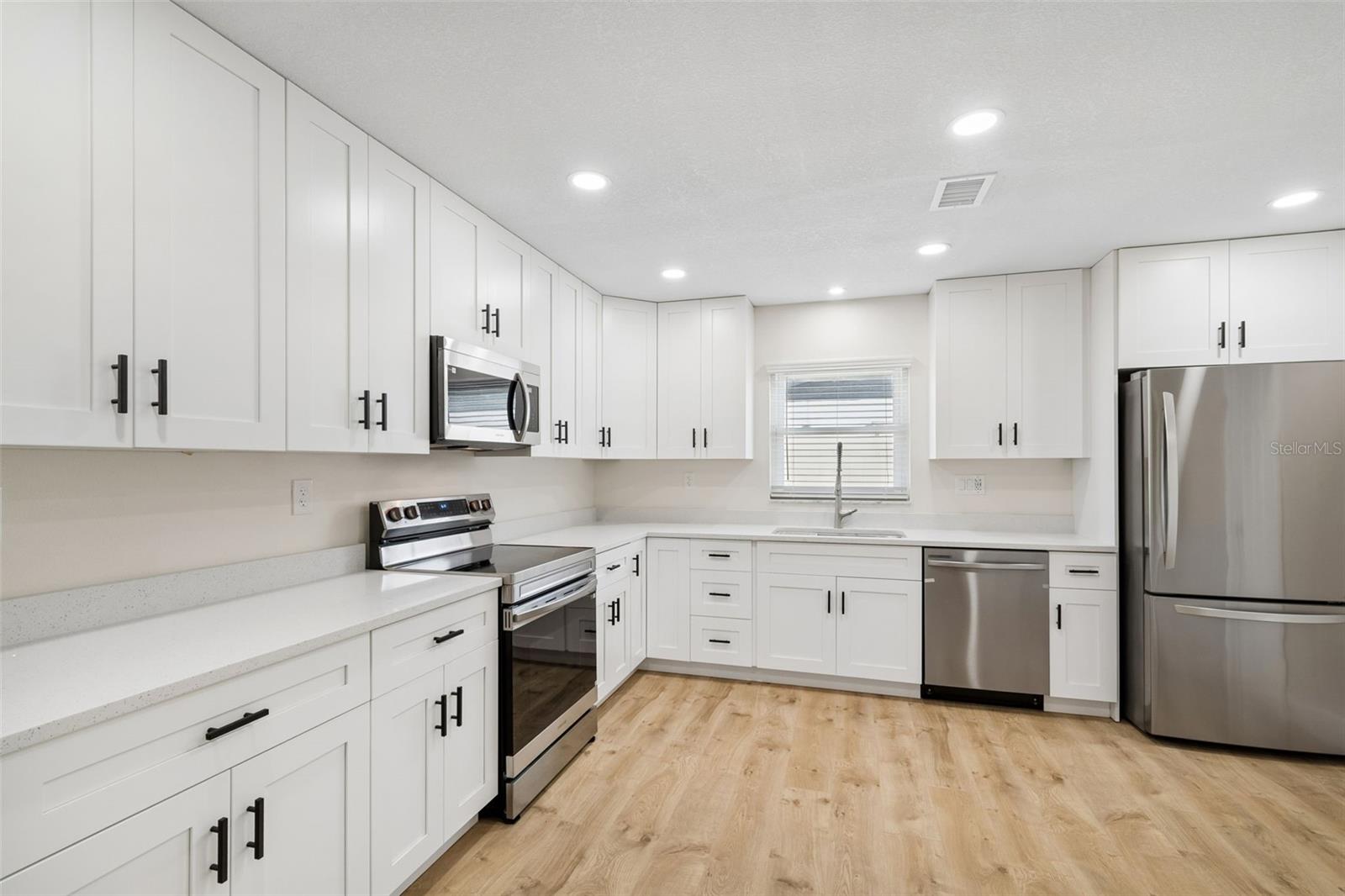 6003 TAMPA SHORES BLVD — photo 36