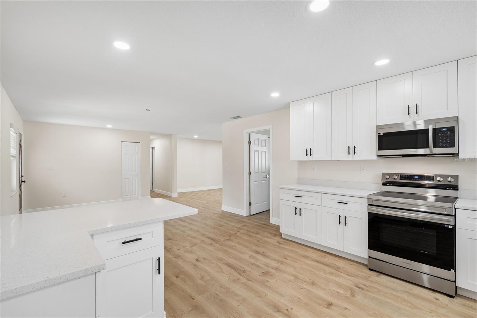 6003 TAMPA SHORES BLVD — photo 30