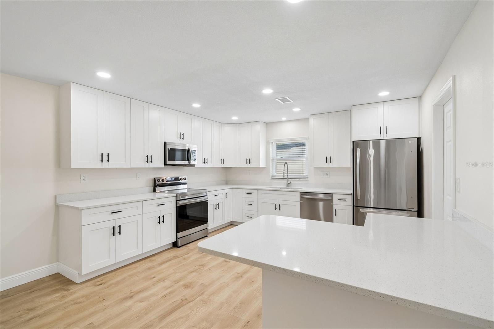 6003 TAMPA SHORES BLVD — photo 38