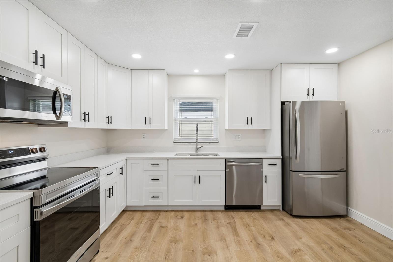 6003 TAMPA SHORES BLVD — photo 35