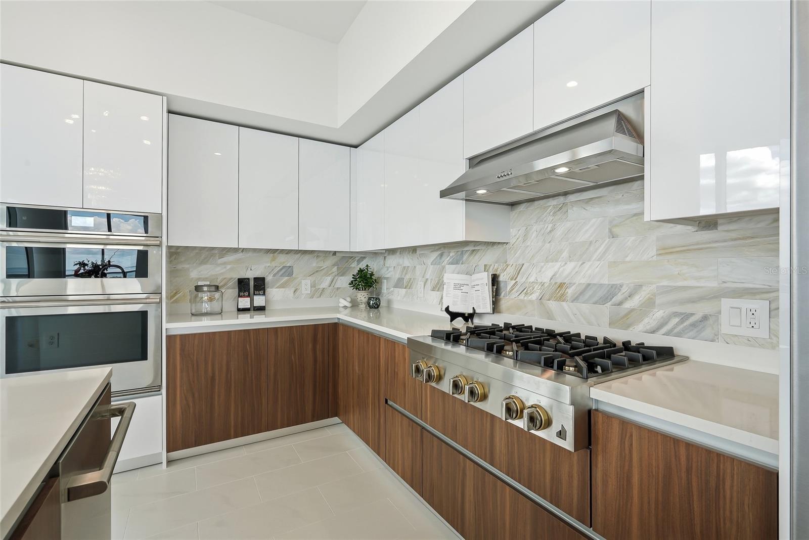 400 CENTRAL AVE #1901 — photo 14