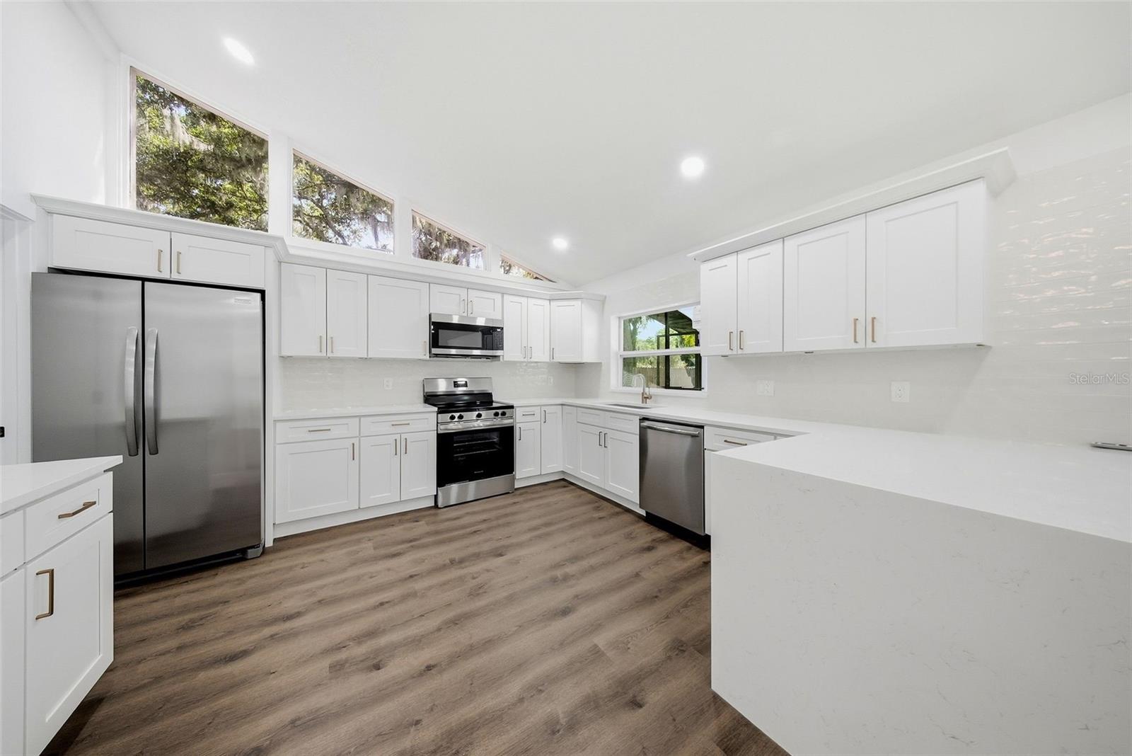 2104 DOEFIELD CT — photo 9