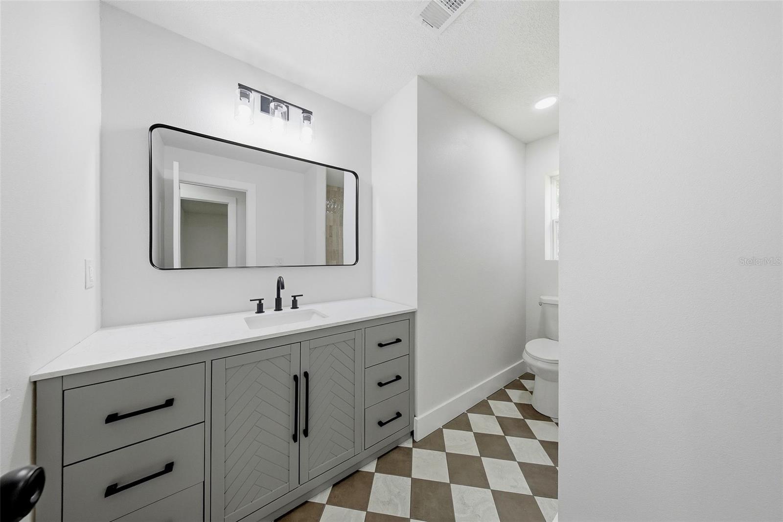 2104 DOEFIELD CT — photo 23