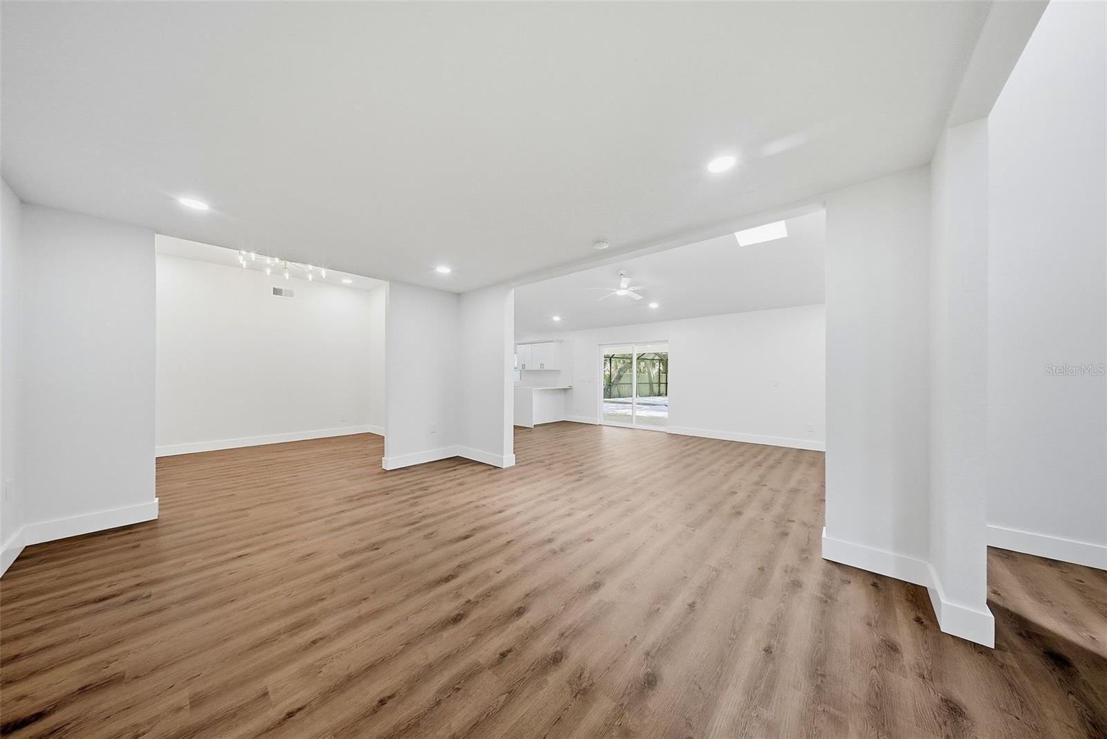 2104 DOEFIELD CT — photo 3