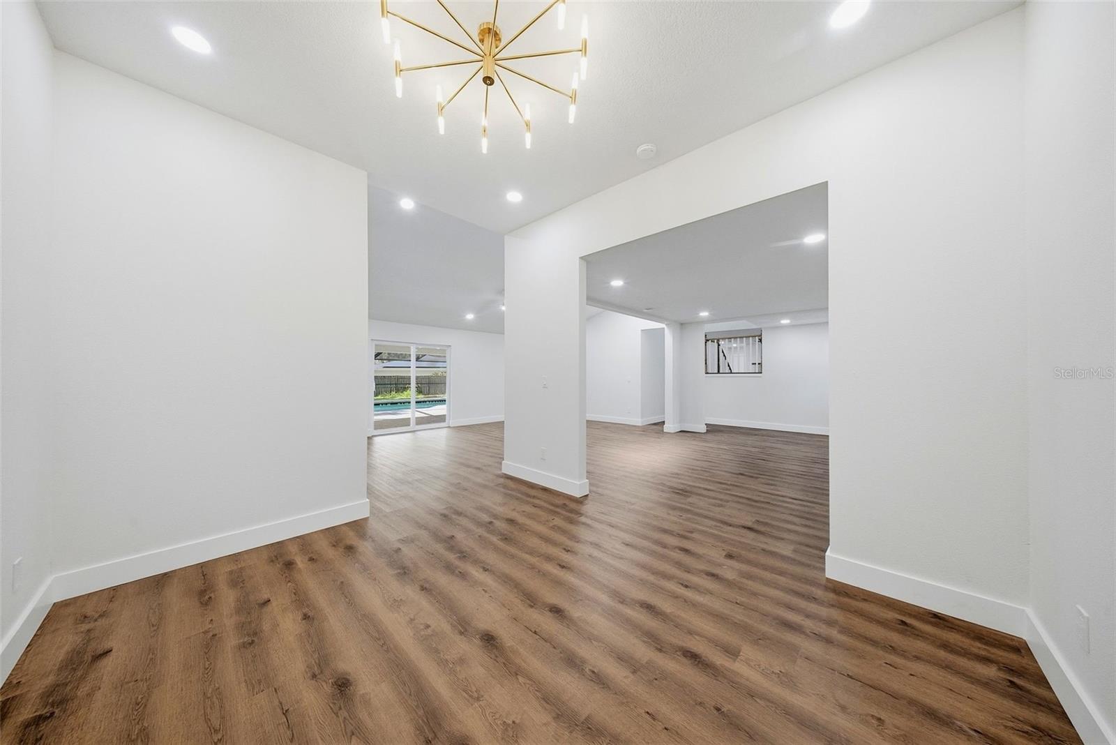2104 DOEFIELD CT — photo 12