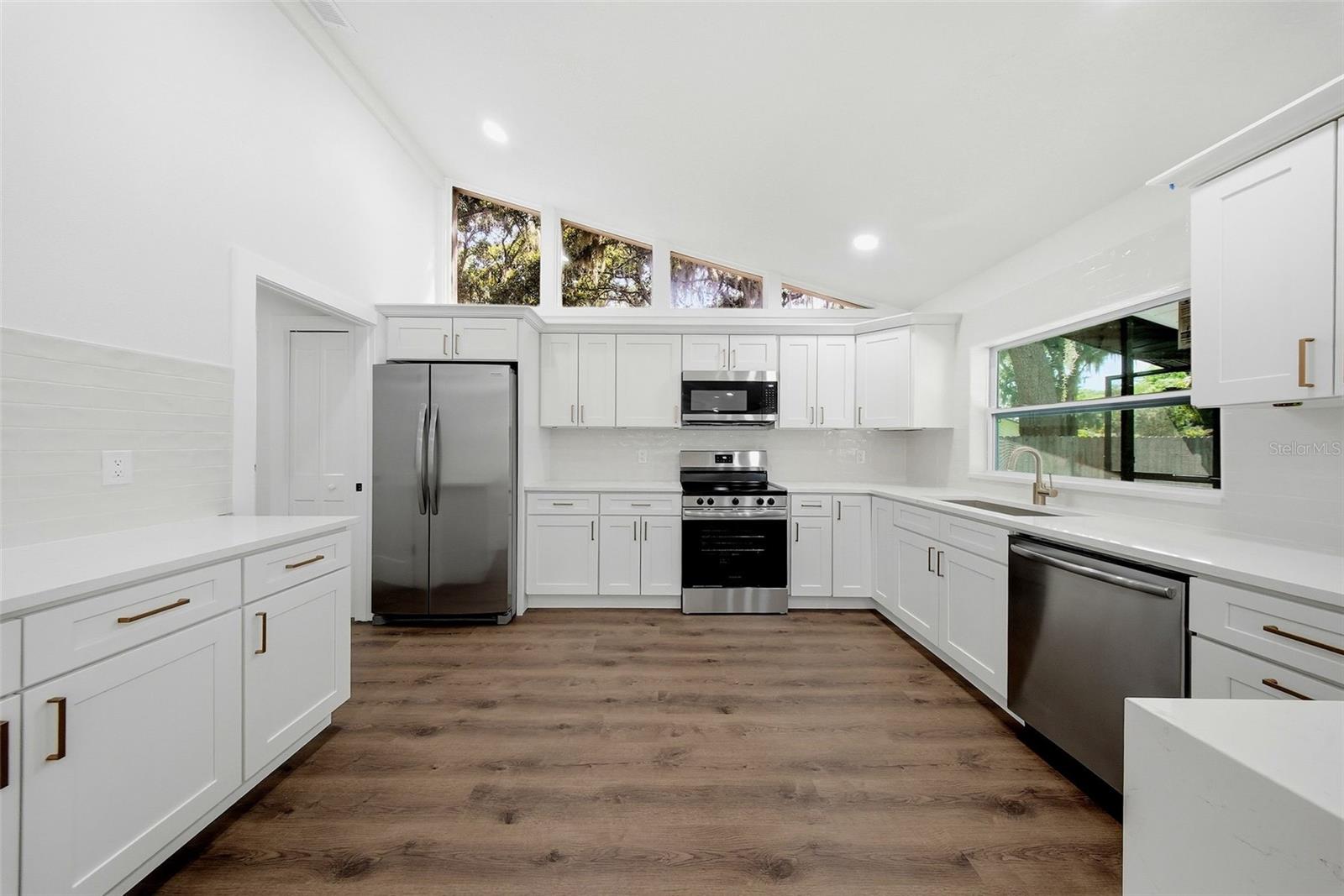 2104 DOEFIELD CT — photo 7