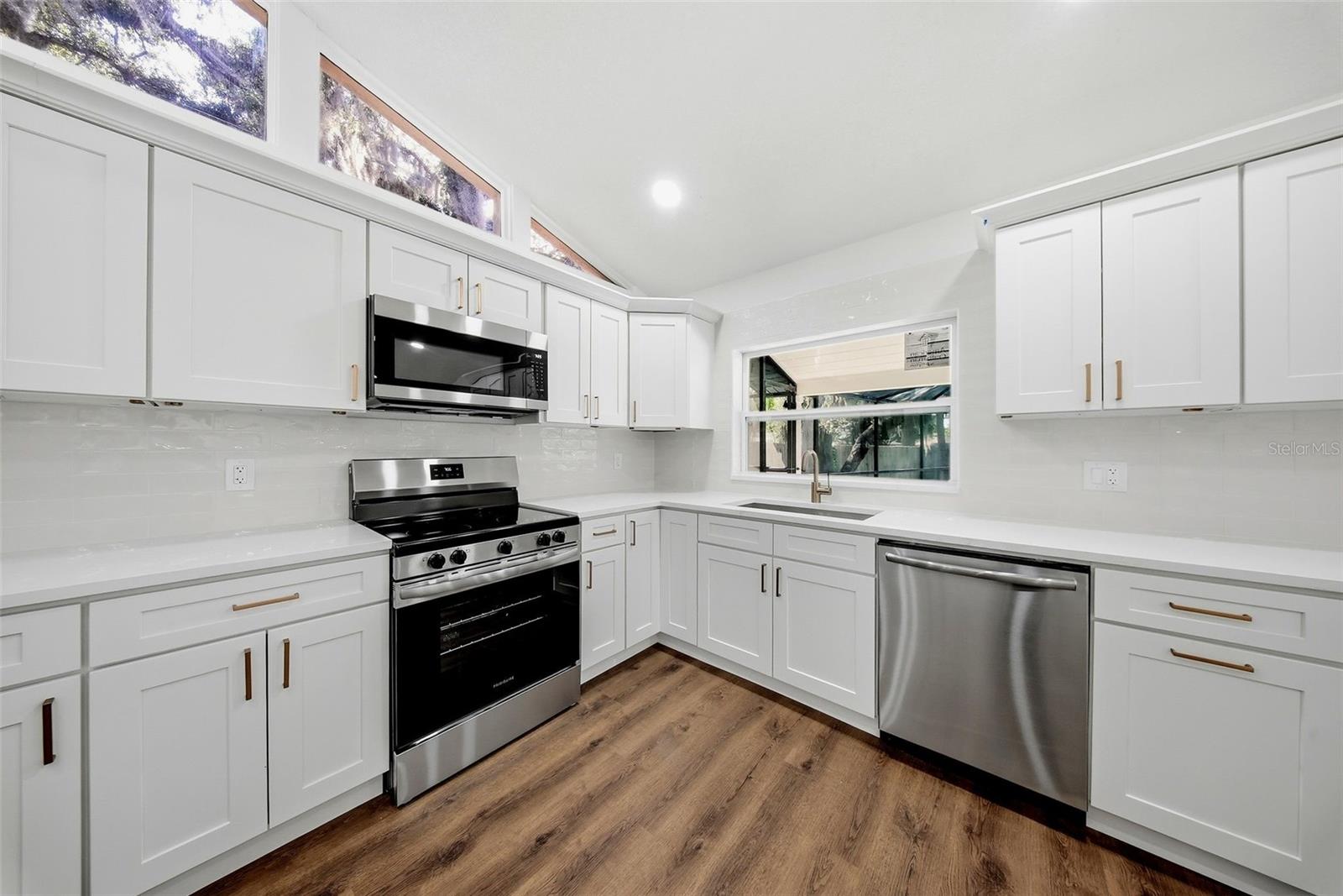 2104 DOEFIELD CT — photo 8