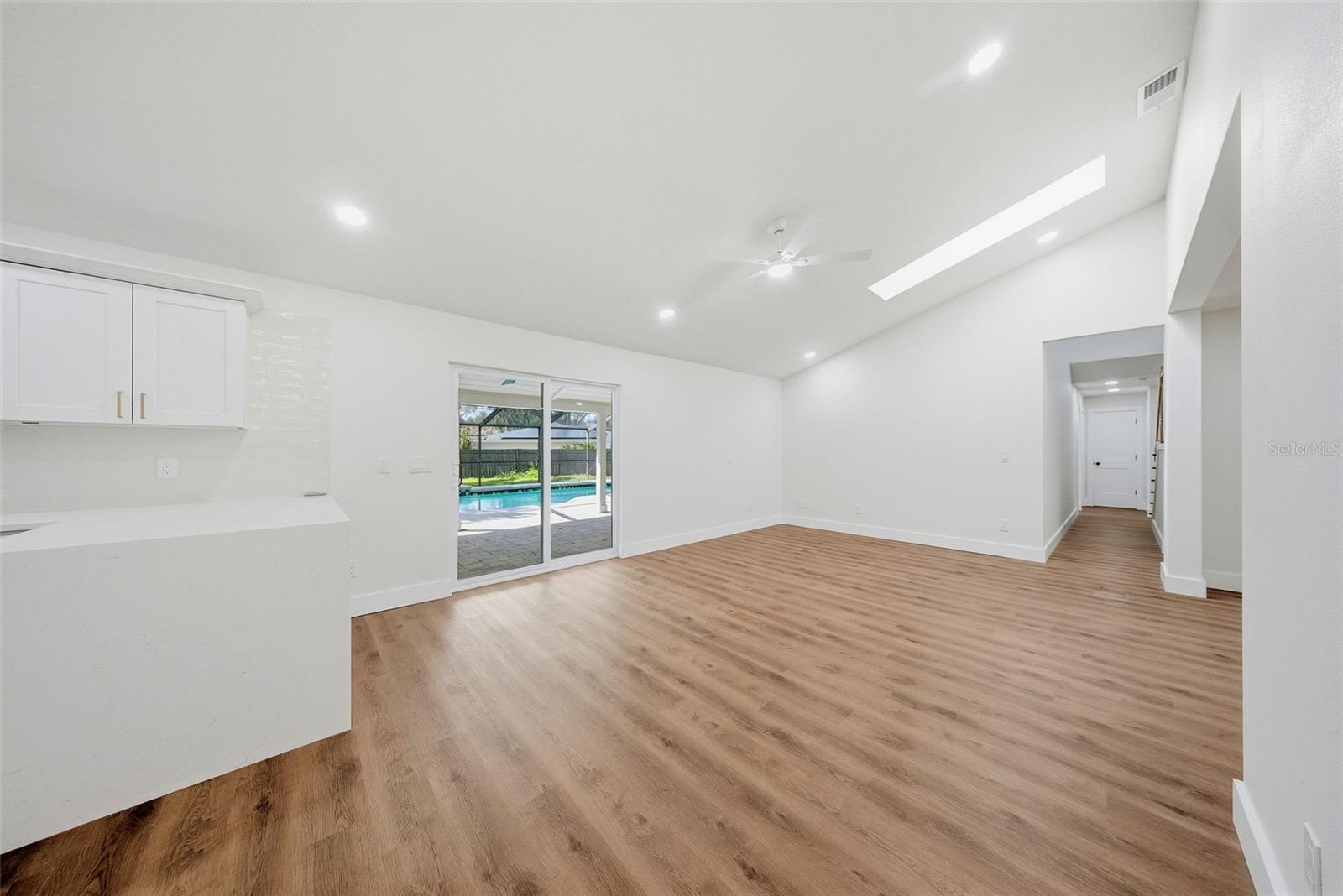 2104 DOEFIELD CT — photo 10