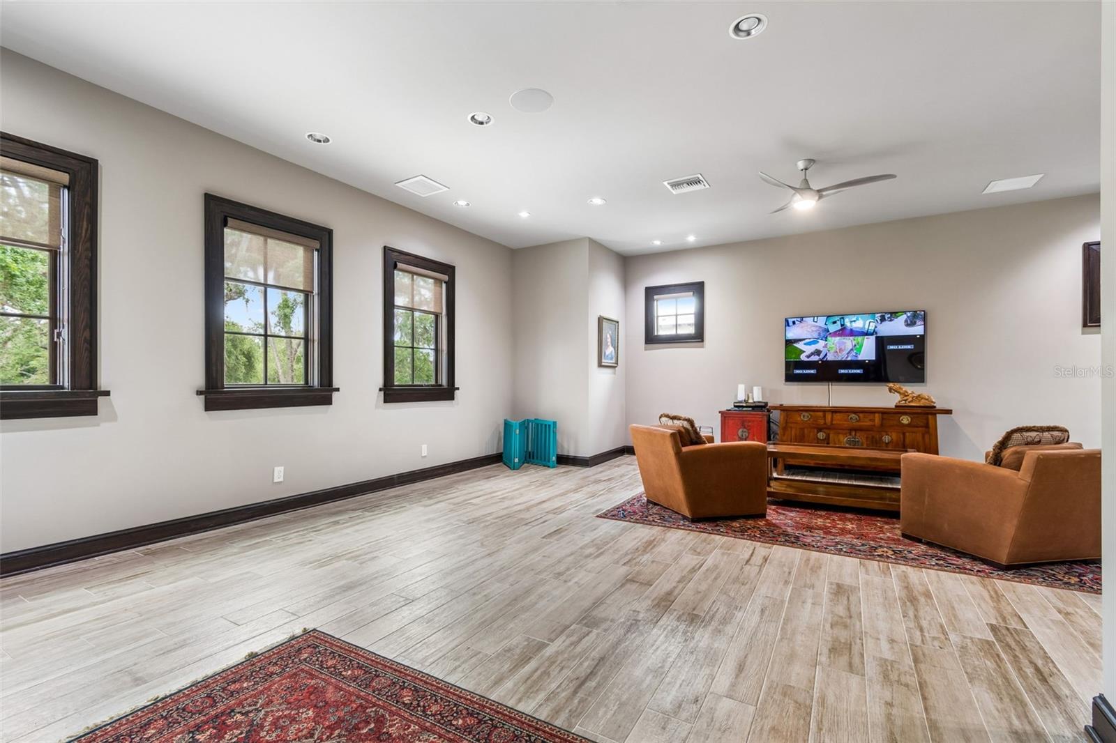 2603 S PARKVIEW ST — photo 89