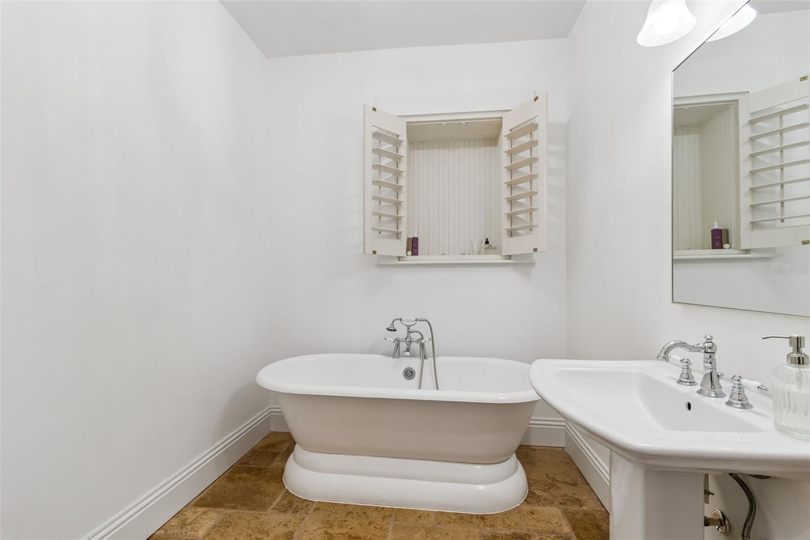 2603 S PARKVIEW ST — photo 78