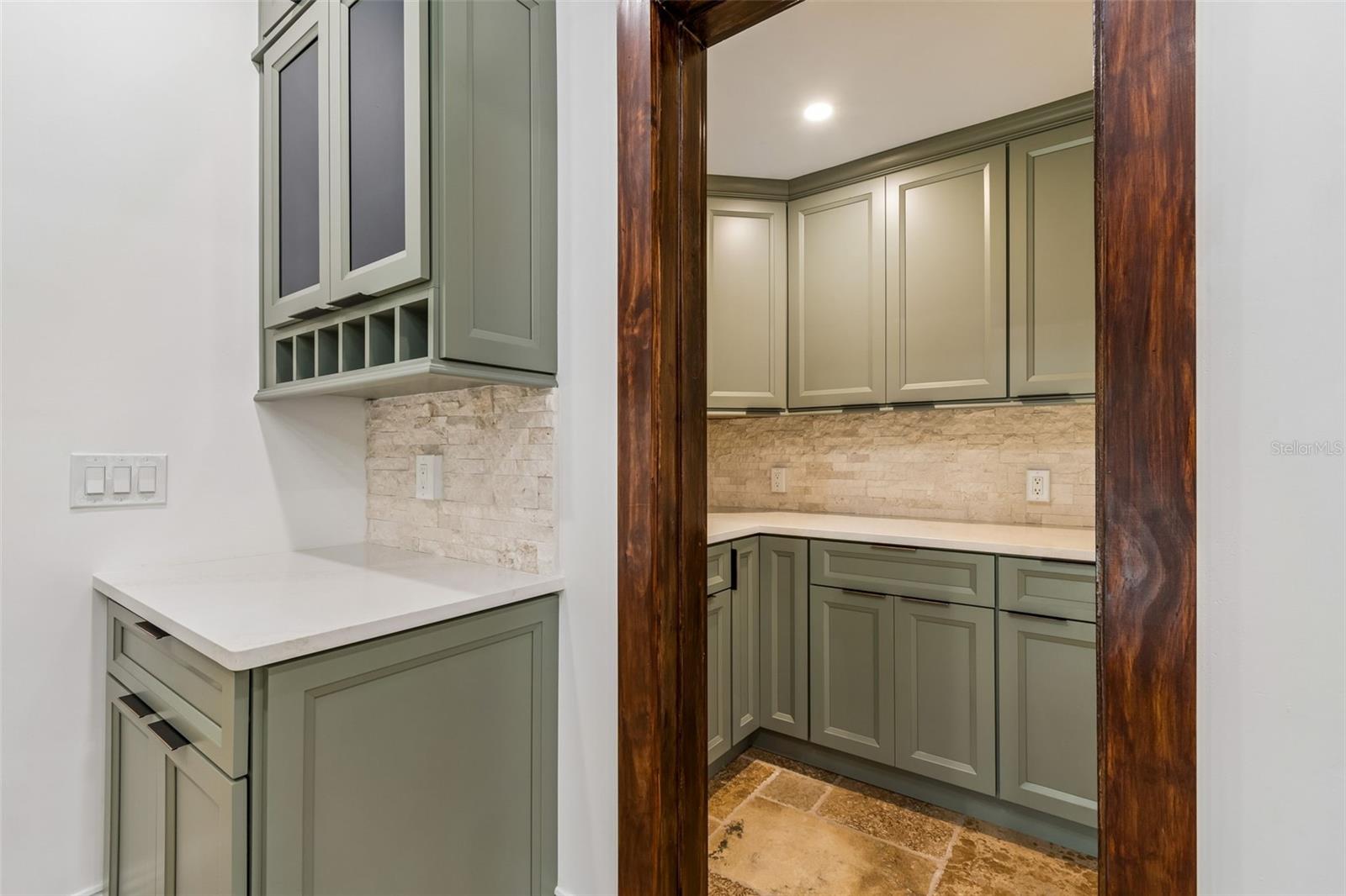 2603 S PARKVIEW ST — photo 30