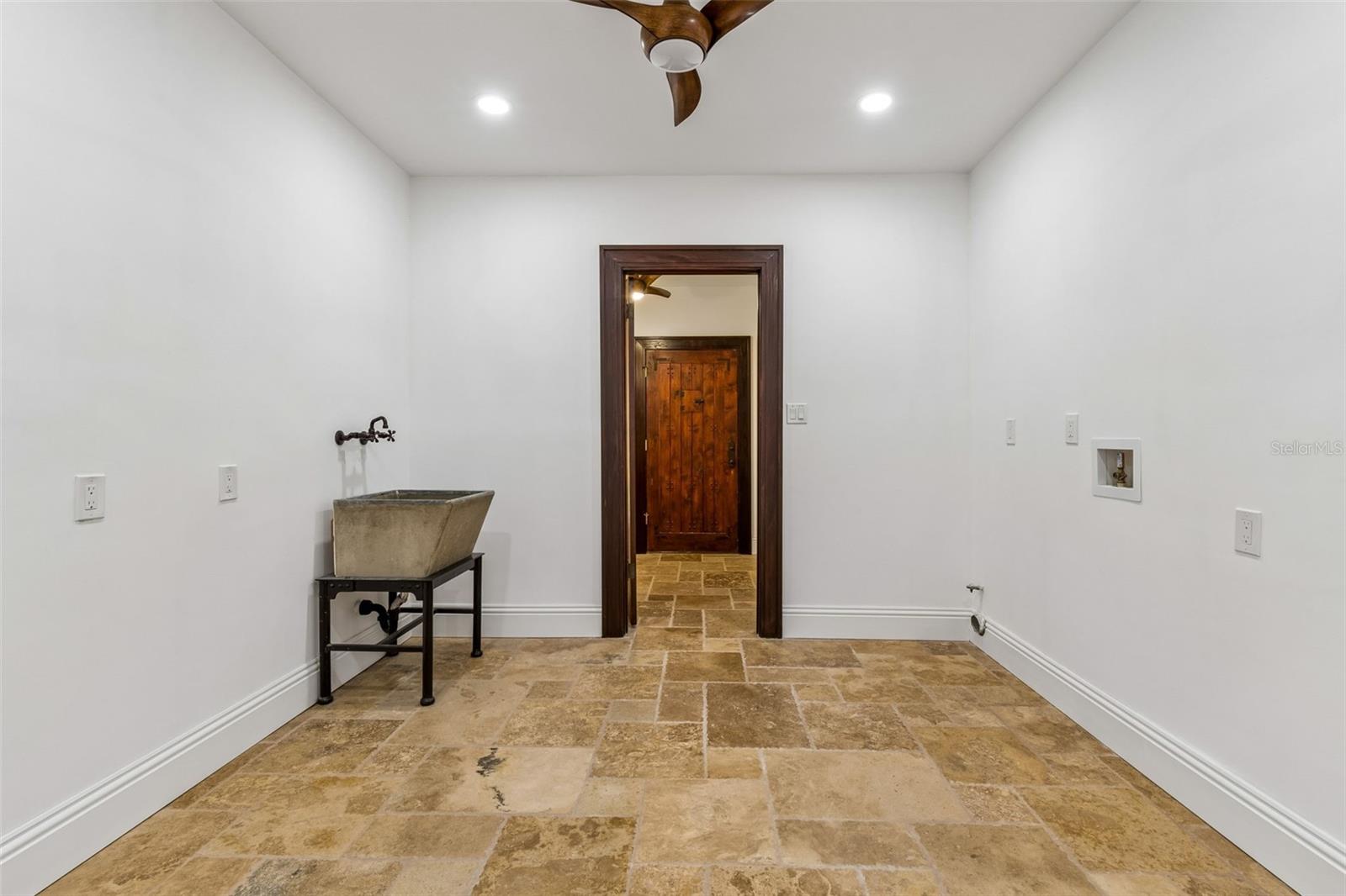 2603 S PARKVIEW ST — photo 56