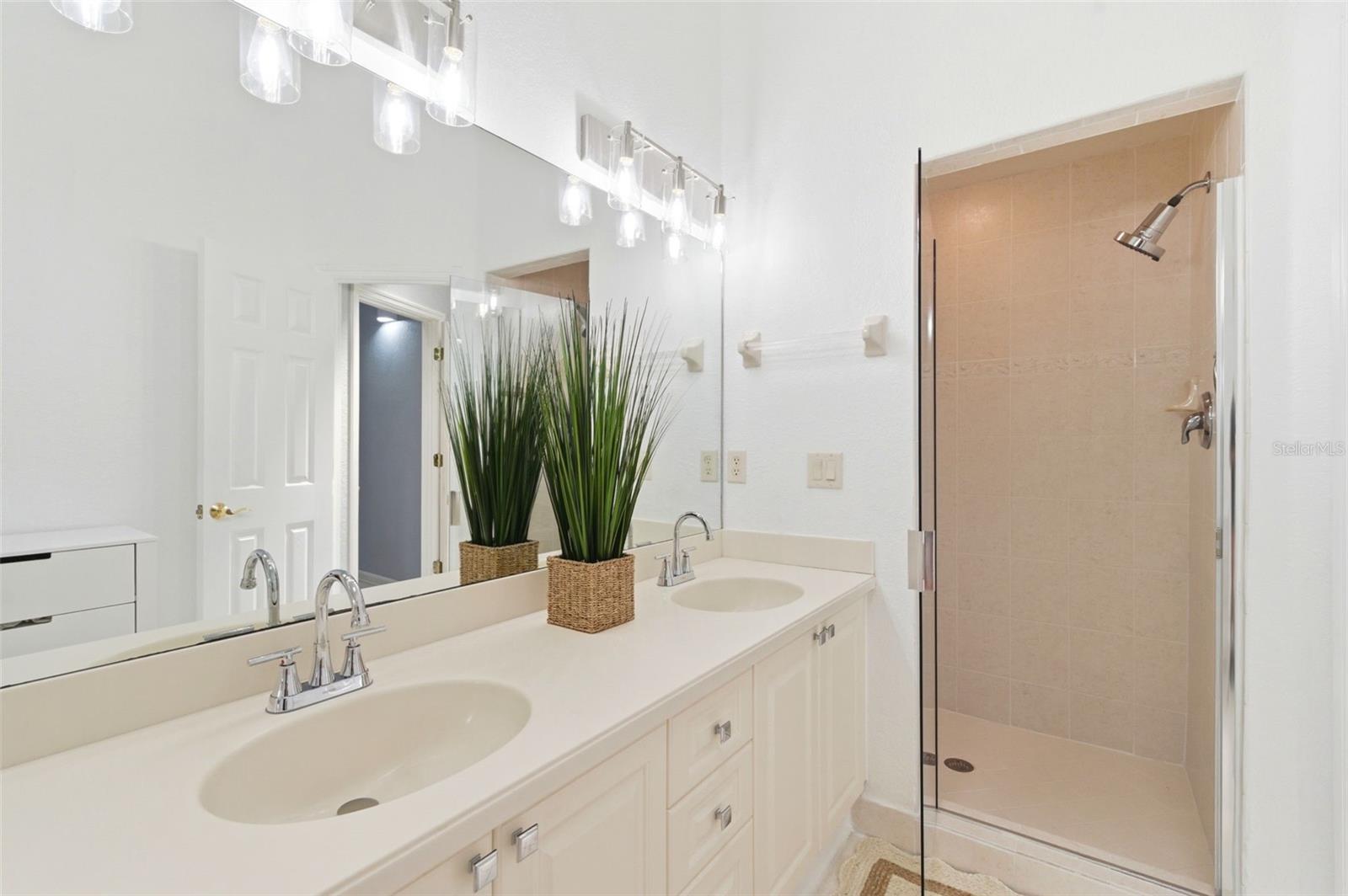 117 BRENT CIR — photo 34