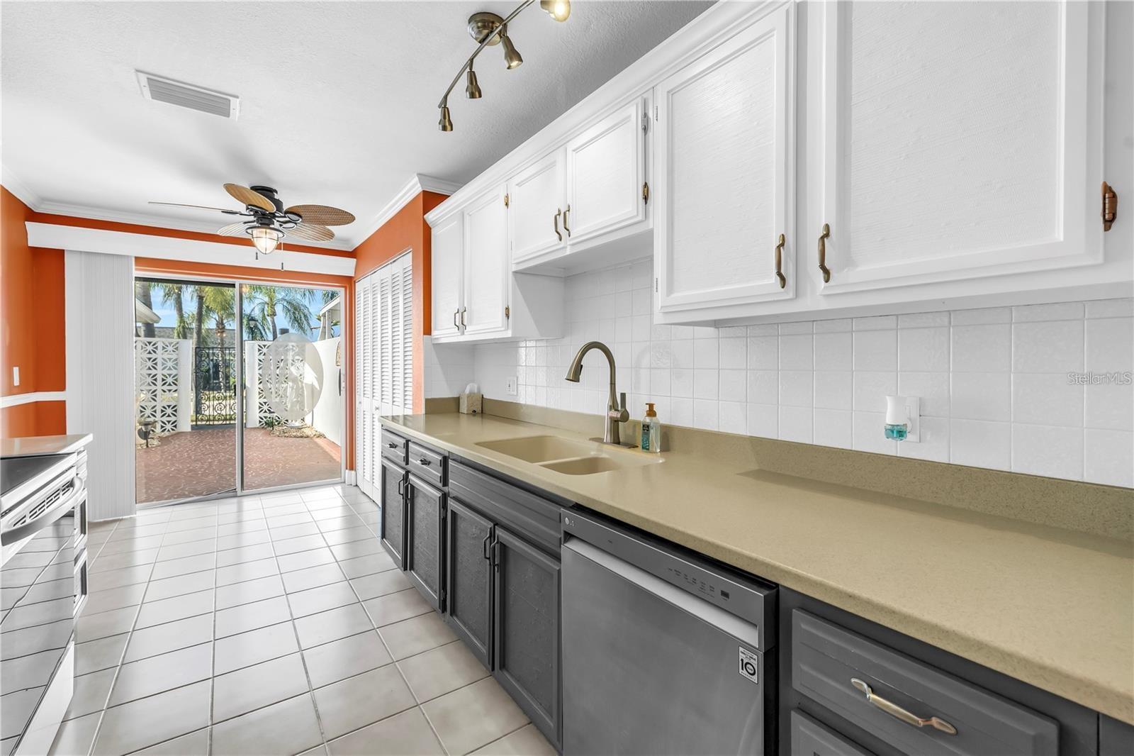 93 BOCA CIEGA POINT BLVD N #93 — photo 23