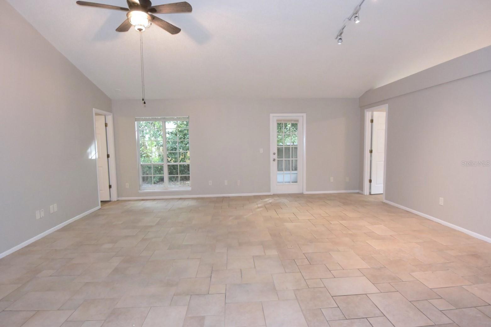 1672 COUNTRYWOOD ST — photo 8