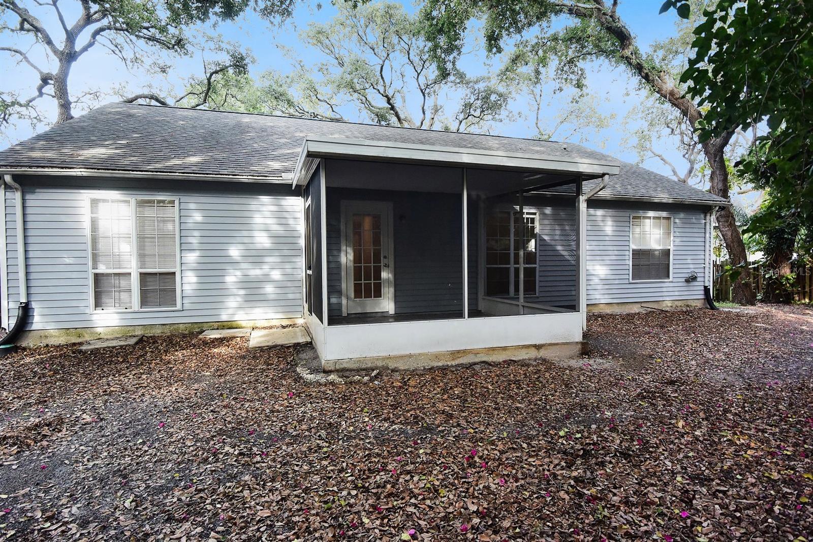 1672 COUNTRYWOOD ST — photo 37