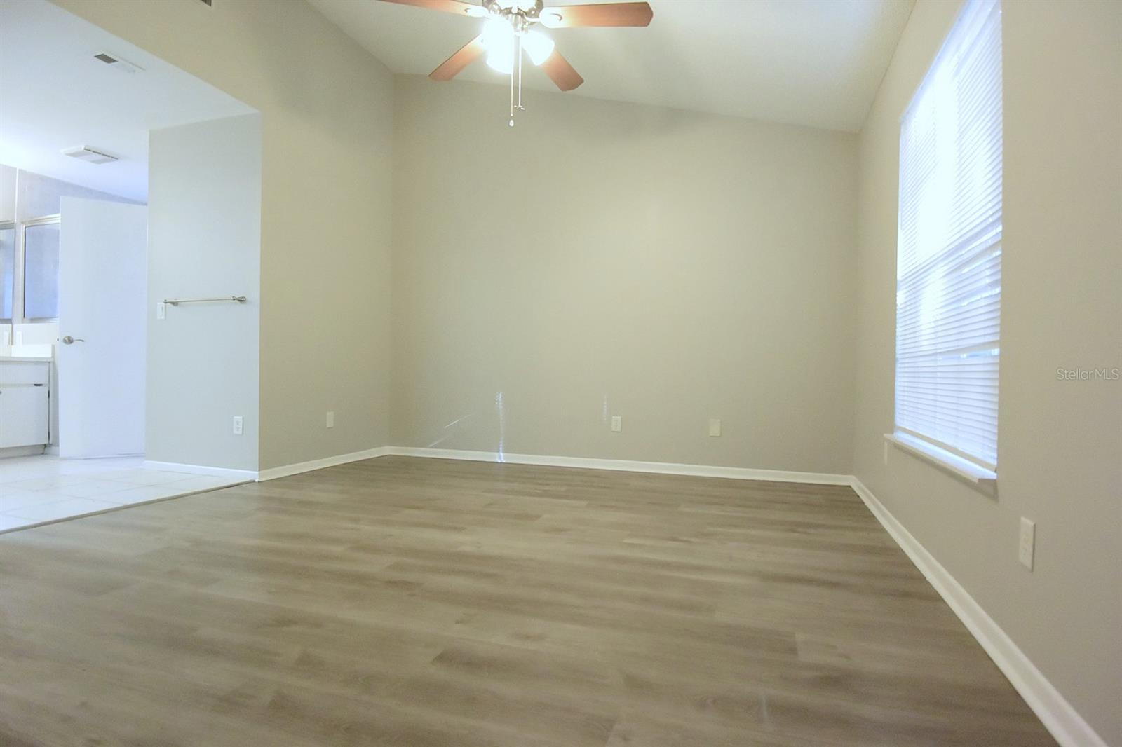 1672 COUNTRYWOOD ST — photo 24