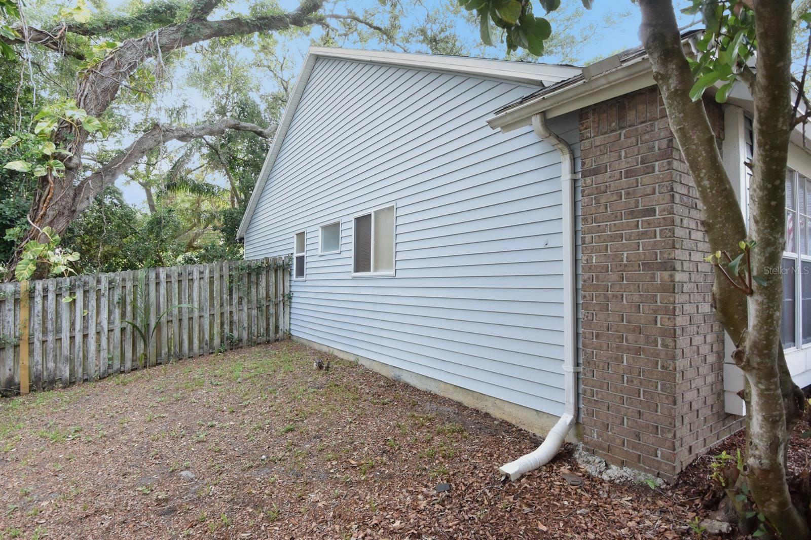 1672 COUNTRYWOOD ST — photo 6