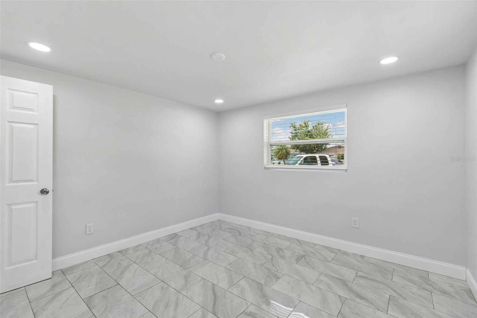 4234 FLORAMAR TER — photo 37