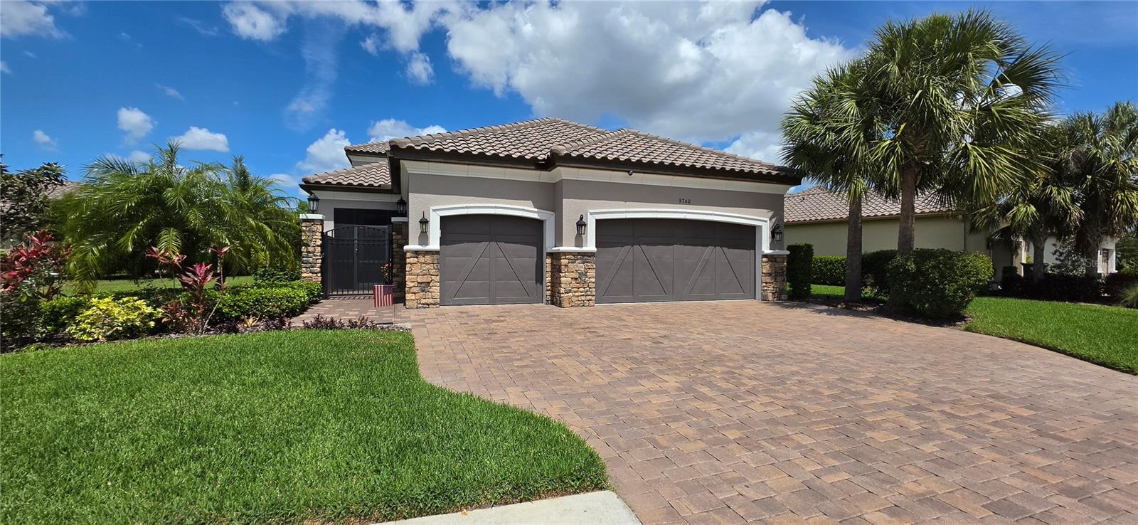 9760 HIGHLAND PARK PL — photo 2