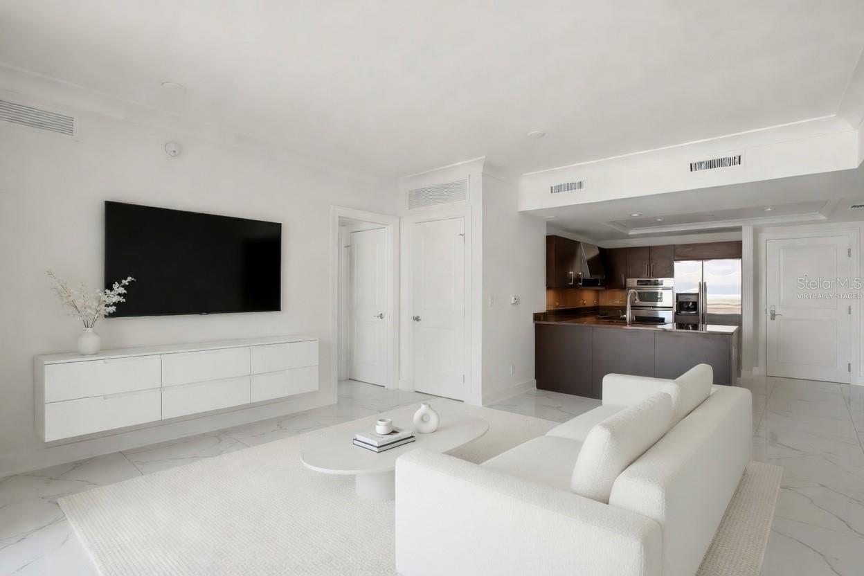 1350 MAIN ST #707 — photo 3