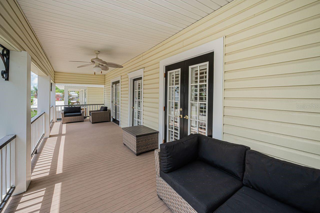 732 NE OAK ST — photo 50
