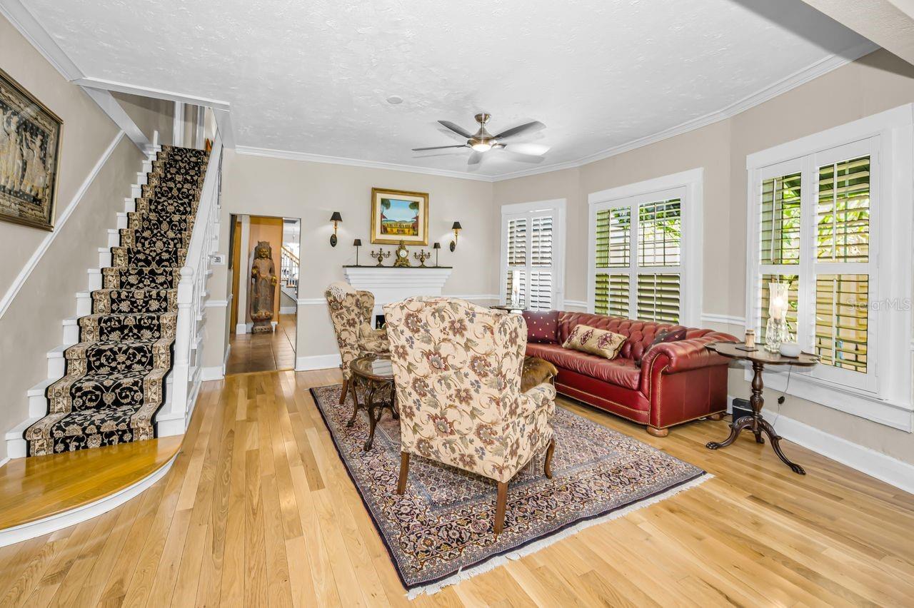 732 NE OAK ST — photo 14