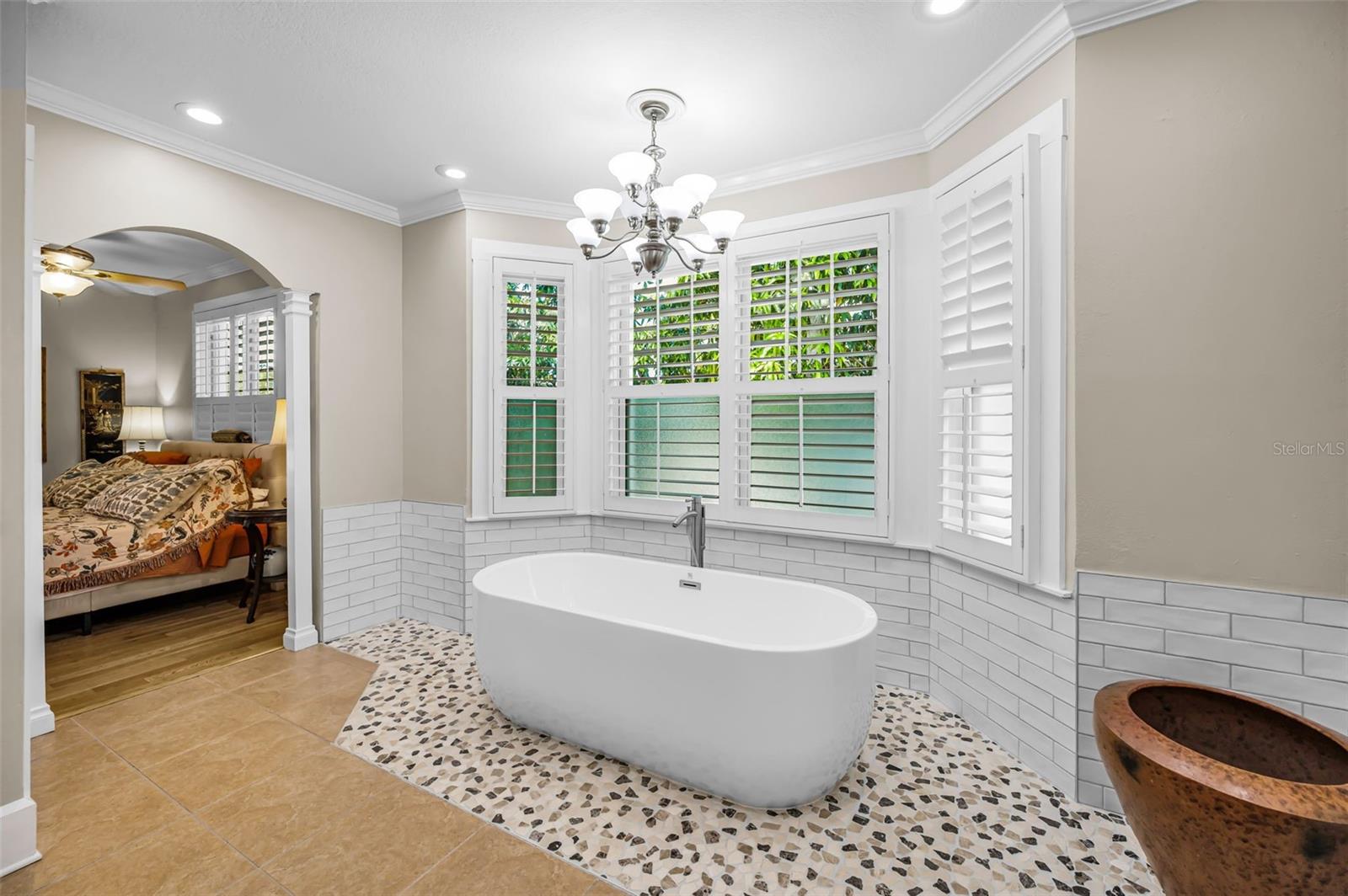 732 NE OAK ST — photo 39