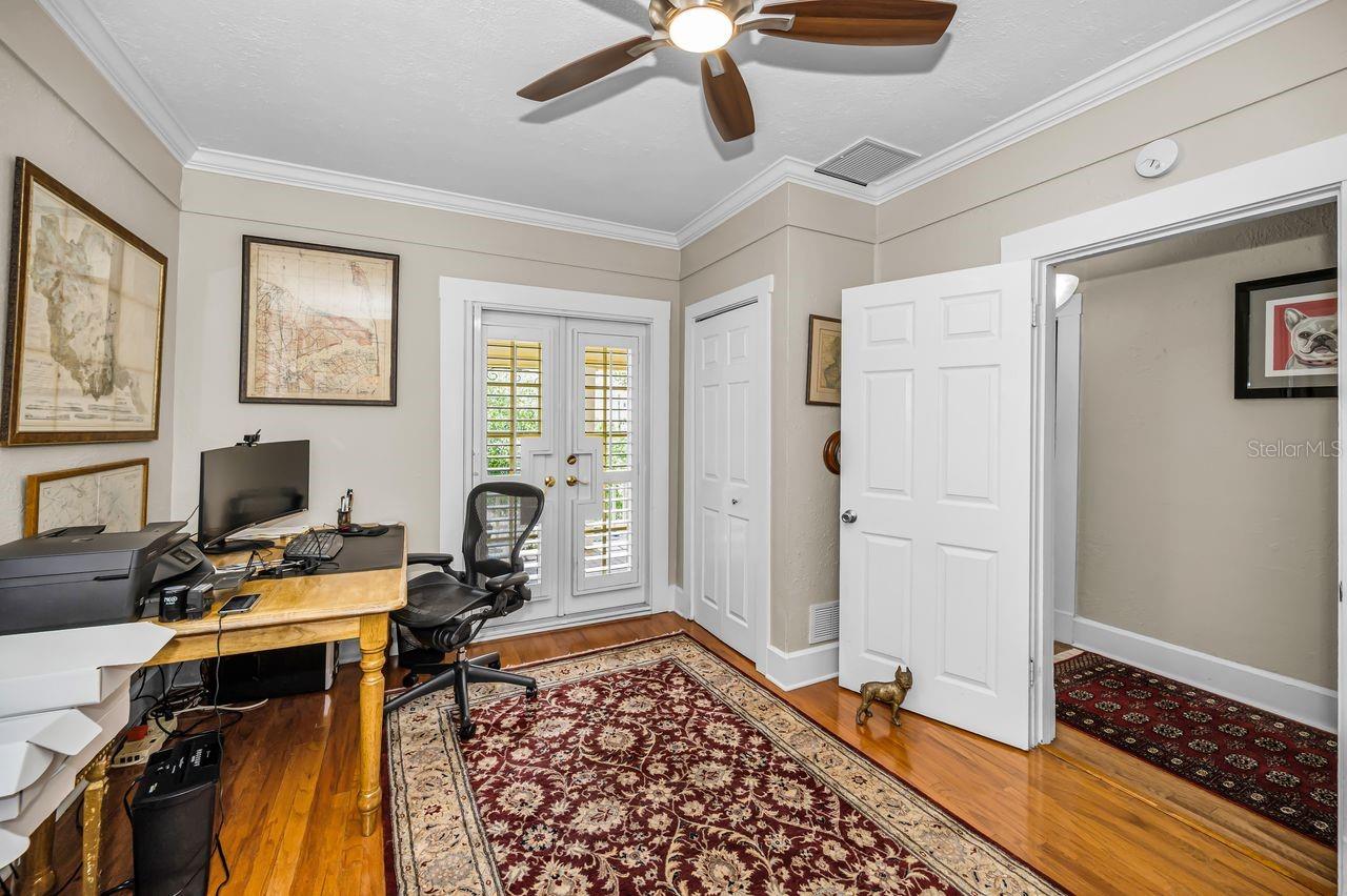 732 NE OAK ST — photo 49